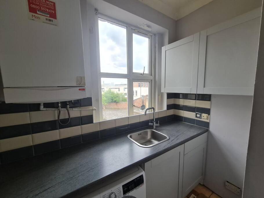 Cute One Bedroom Apartment London Eksteriør billede