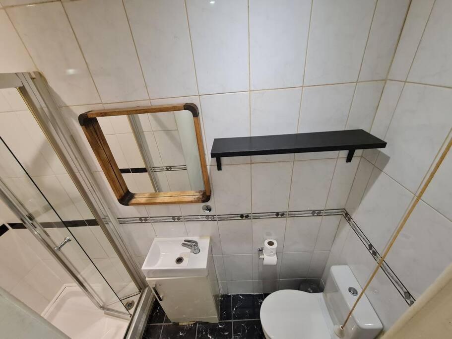 Cute One Bedroom Apartment London Eksteriør billede