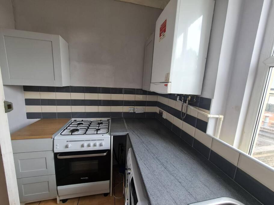 Cute One Bedroom Apartment London Eksteriør billede